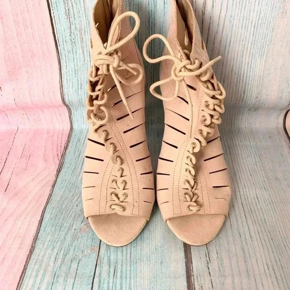 Pink forever21 cut out lace up heels - Picture 5 of 13